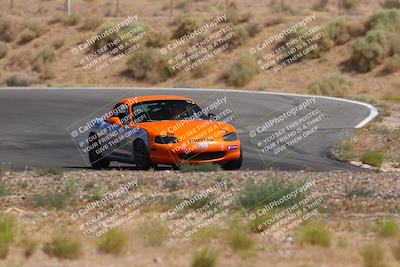 media/Jun-01-2025-CalClub SCCA (Sun) [[eae223c5dd]]/Group 5/Qualifying/